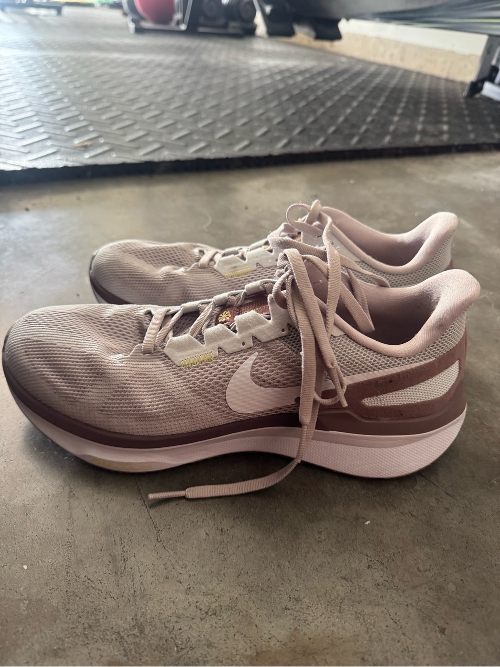 Nike Structure 25 Women's Athletic Running Shoes size 10